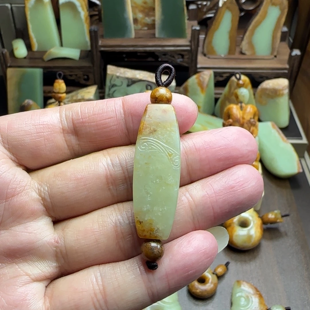 岫岩河磨玉（透闪石质玉）未镶嵌颈饰
