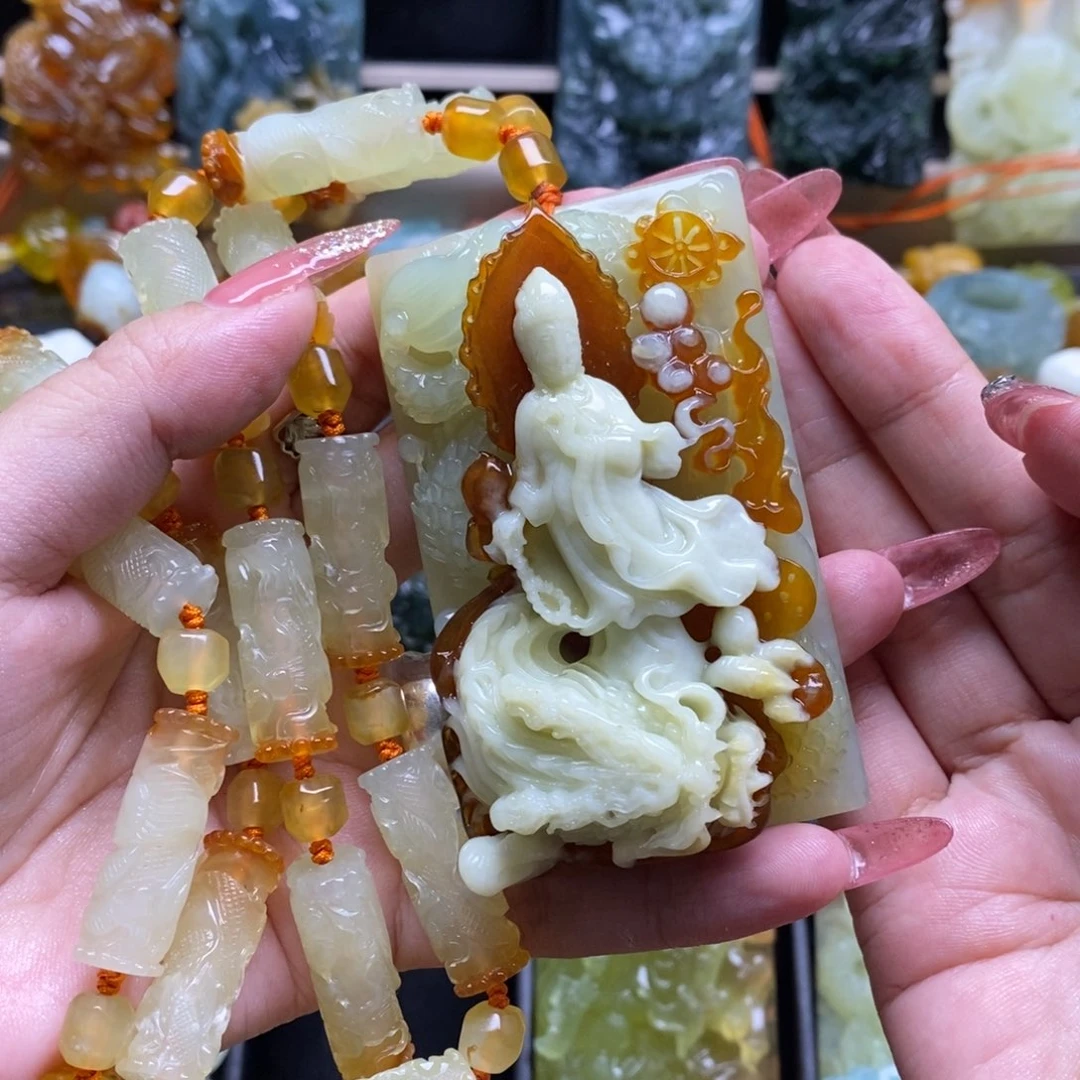 蛇纹石玉颈饰未镶嵌隐**王