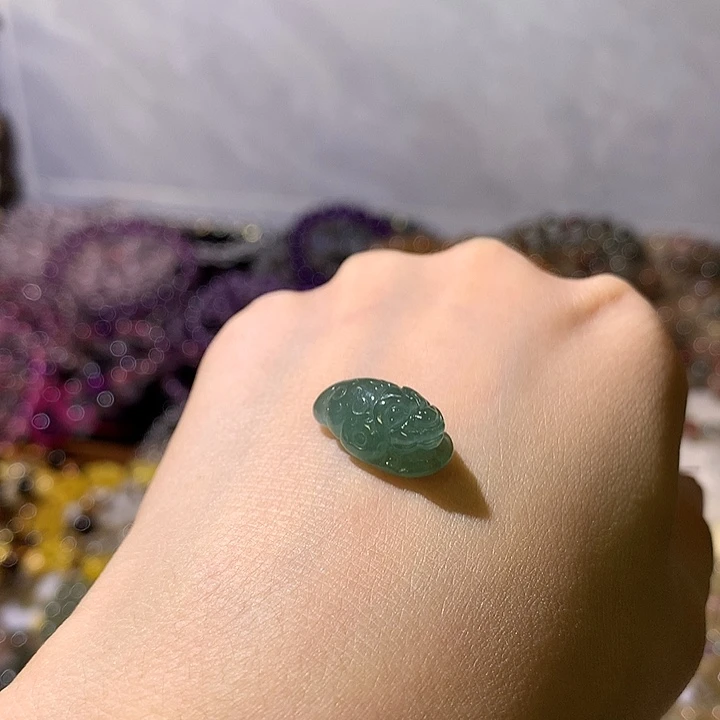 翡翠未镶嵌颈饰心**不返运费