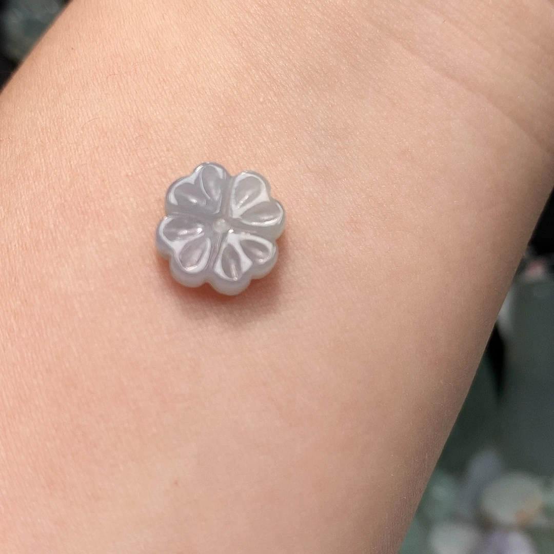 翡翠未镶嵌颈饰四叶草