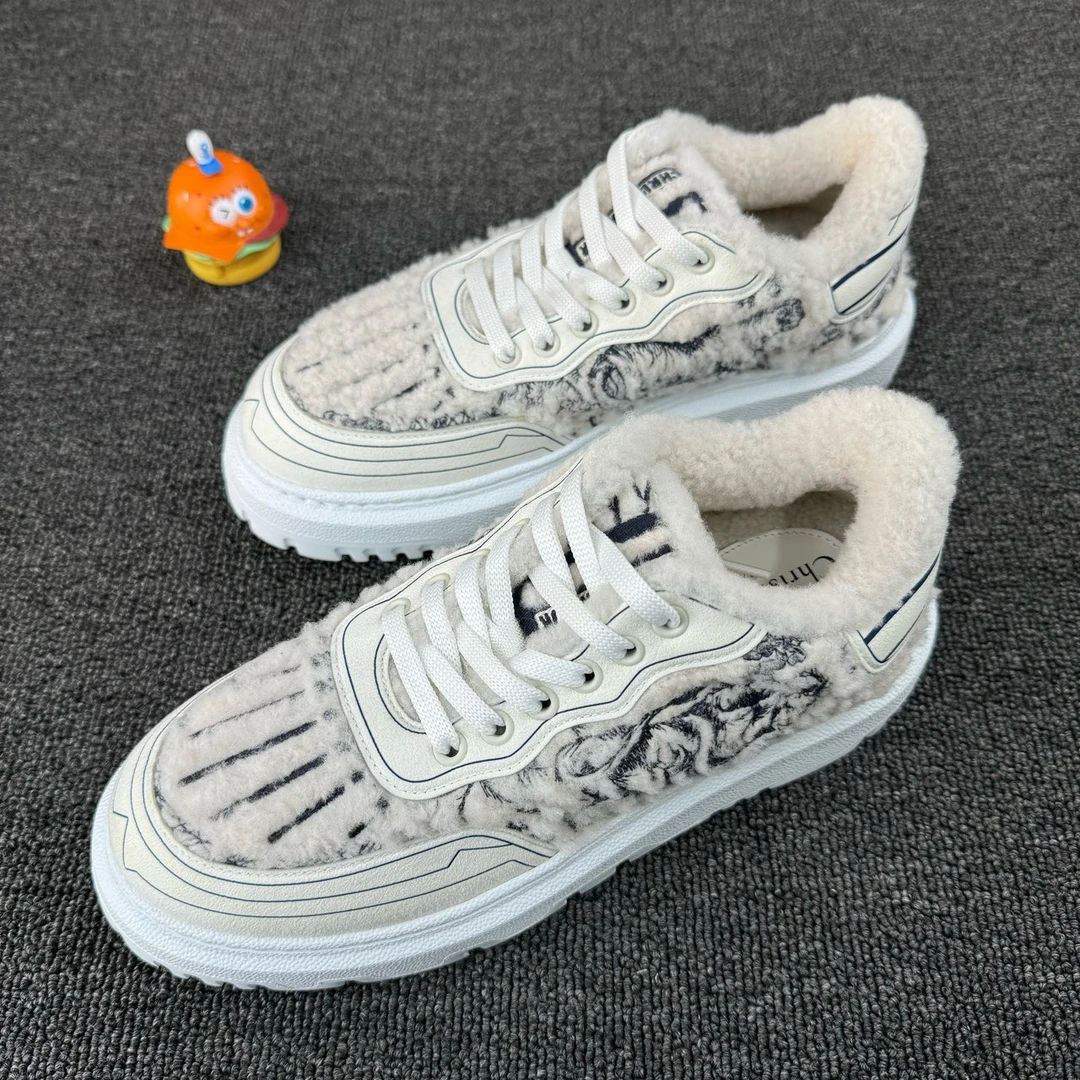 99新 DIOR/迪奥 款式：Dior迪奥动物园羊羔毛板鞋 尺码：38 HB1146