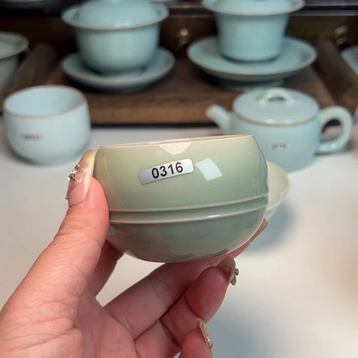 瓷片微瑕哈哈哈哈哈哈哈