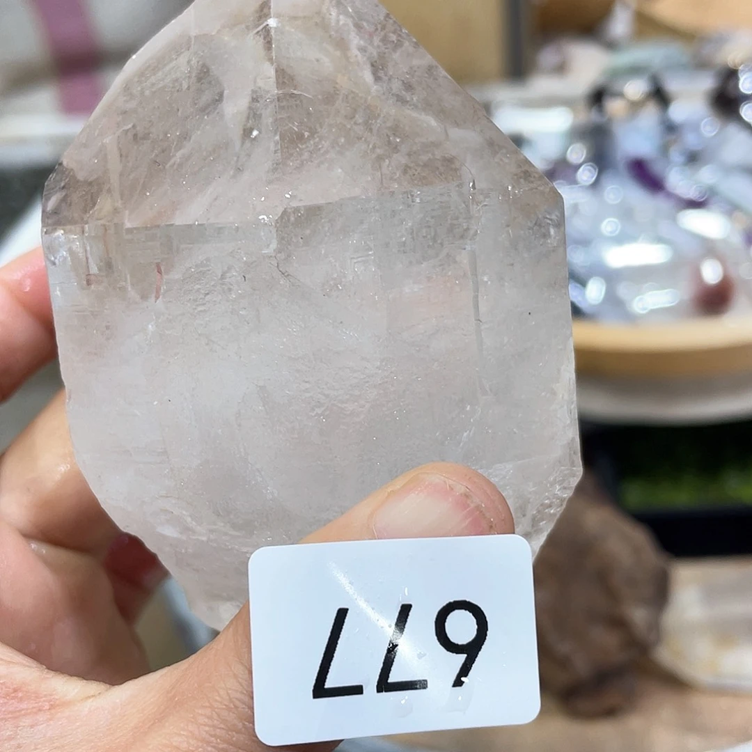 水晶摆件……未镶嵌