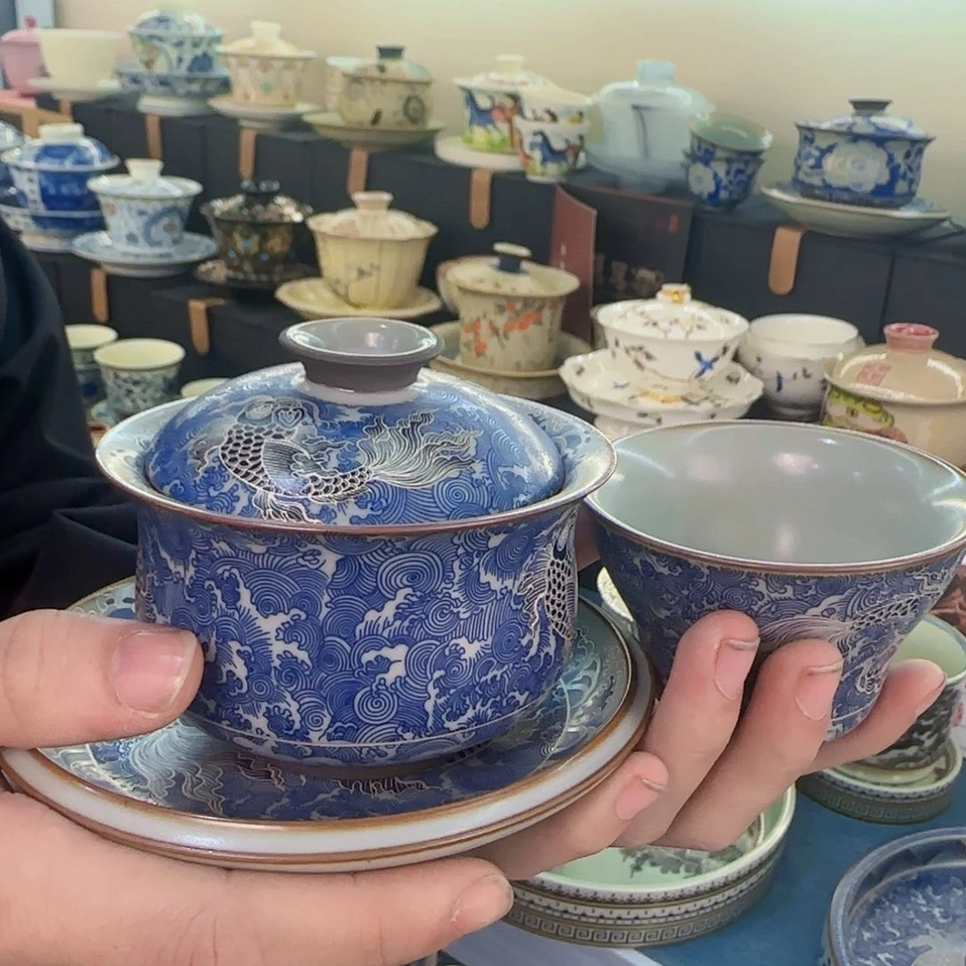 这些盖碗很漂亮！！！