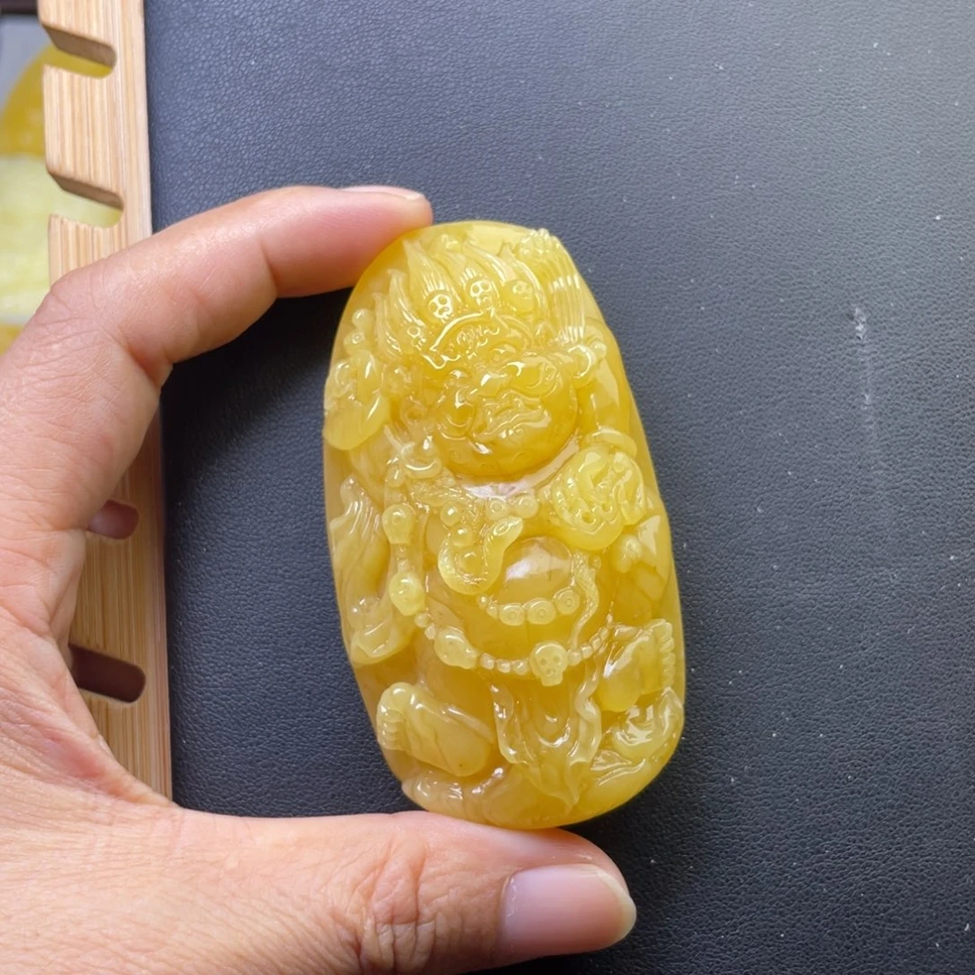 琥珀未镶嵌颈饰天然的琥珀蜜蜡