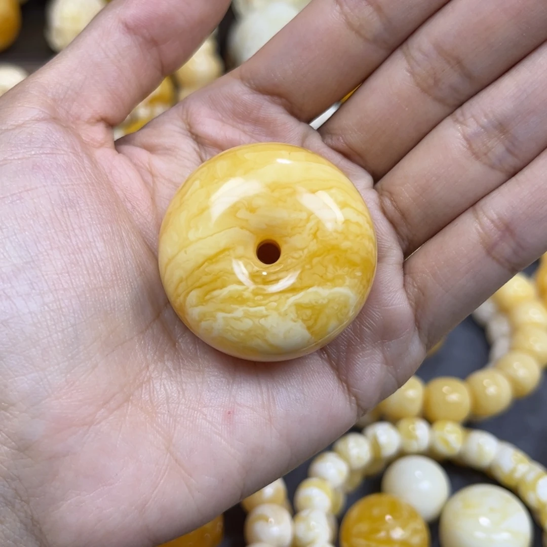 琥珀未镶嵌手串……