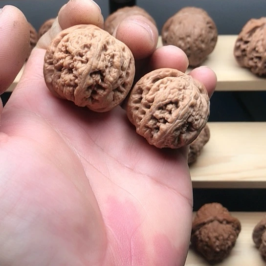 A***。文玩核桃吊坠粗筋