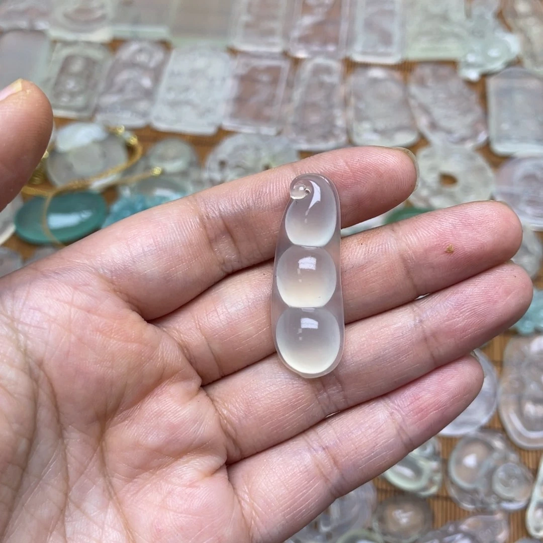 未镶嵌蛇纹石玉颈饰肉*儿