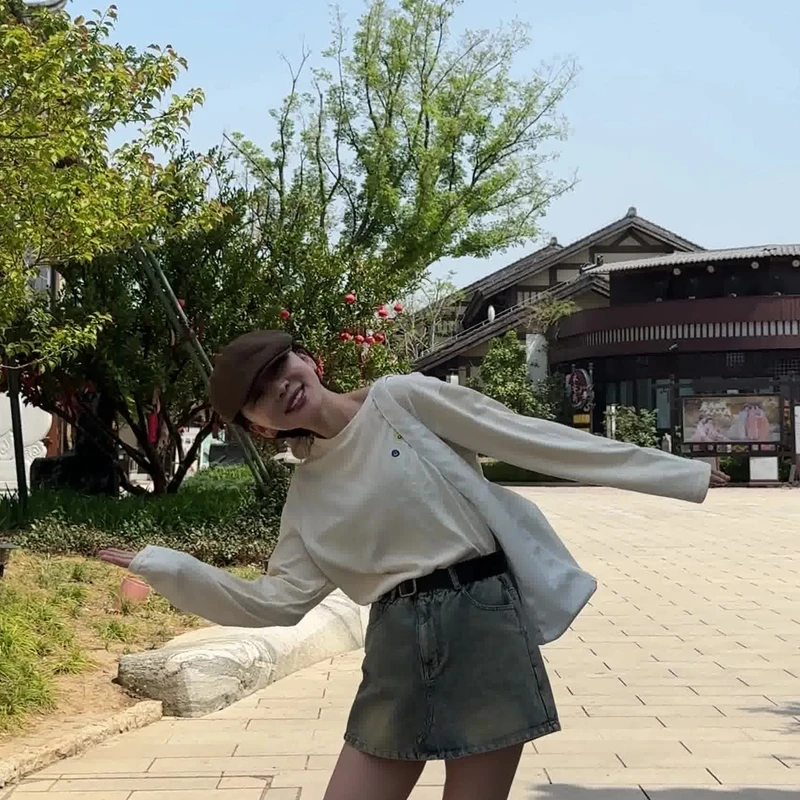 橘子罐头卫卫新款百搭刺绣气质防晒宽松笑脸卫衣小衫