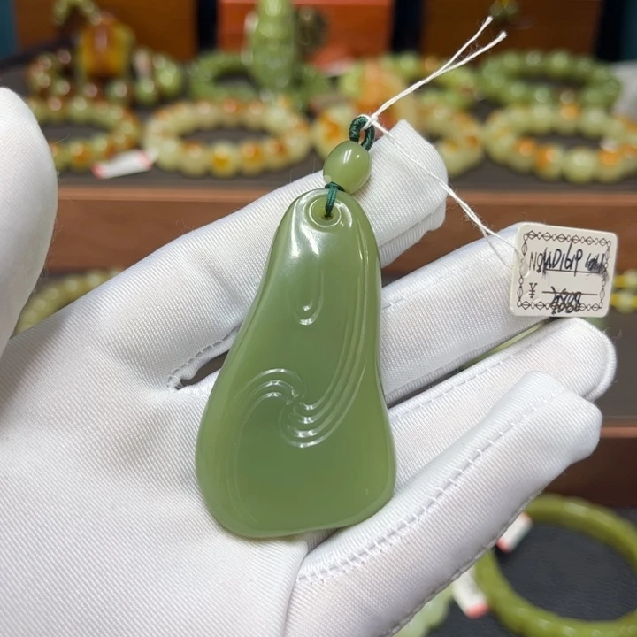 透闪石质玉未镶嵌手链