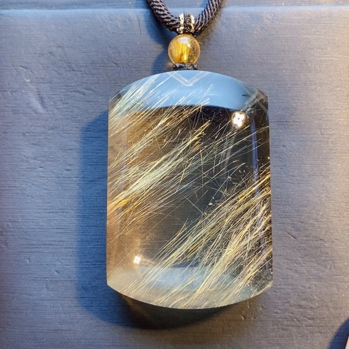 颈饰未镶嵌发晶天然清透体金发晶无事牌