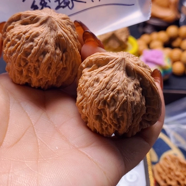 吊坠文玩核桃绣球