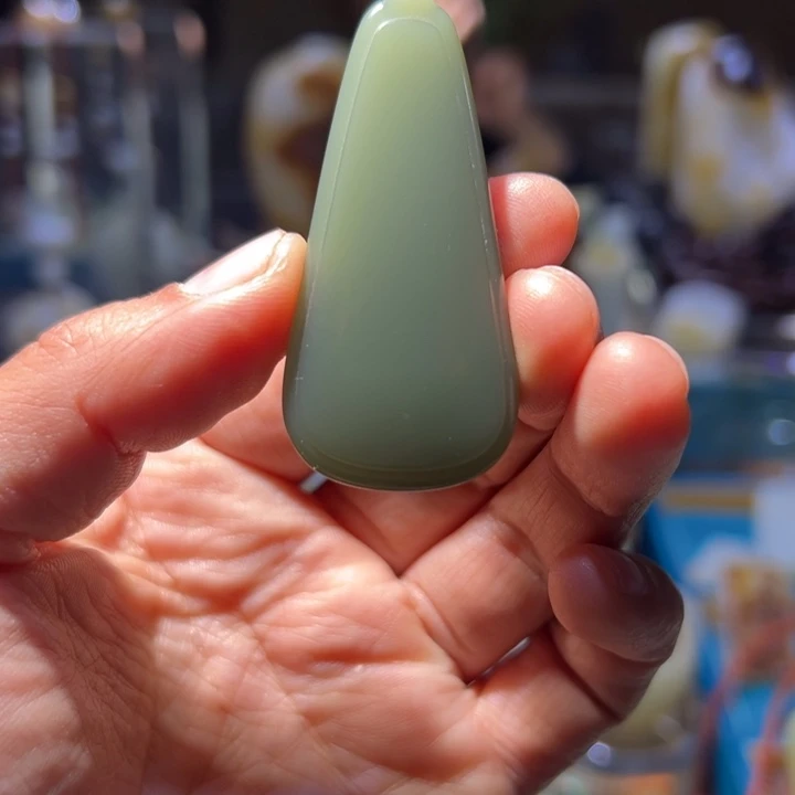 和田玉未镶嵌车挂