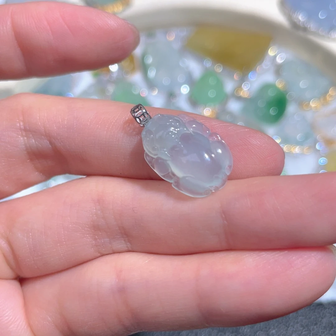 翡翠颈饰18K金镶嵌翡翠