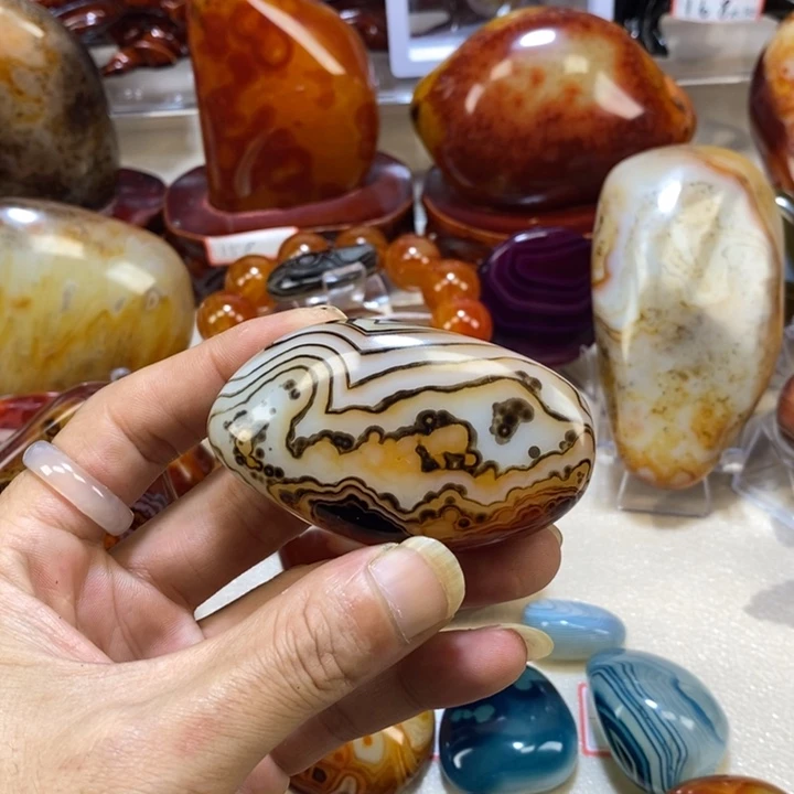 玛瑙/玉髓未镶嵌珠宝奇石