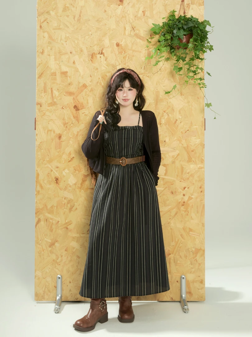 月半鱼【漫步都市】法式时髦竖条纹吊带连衣裙女复古收腰长裙女