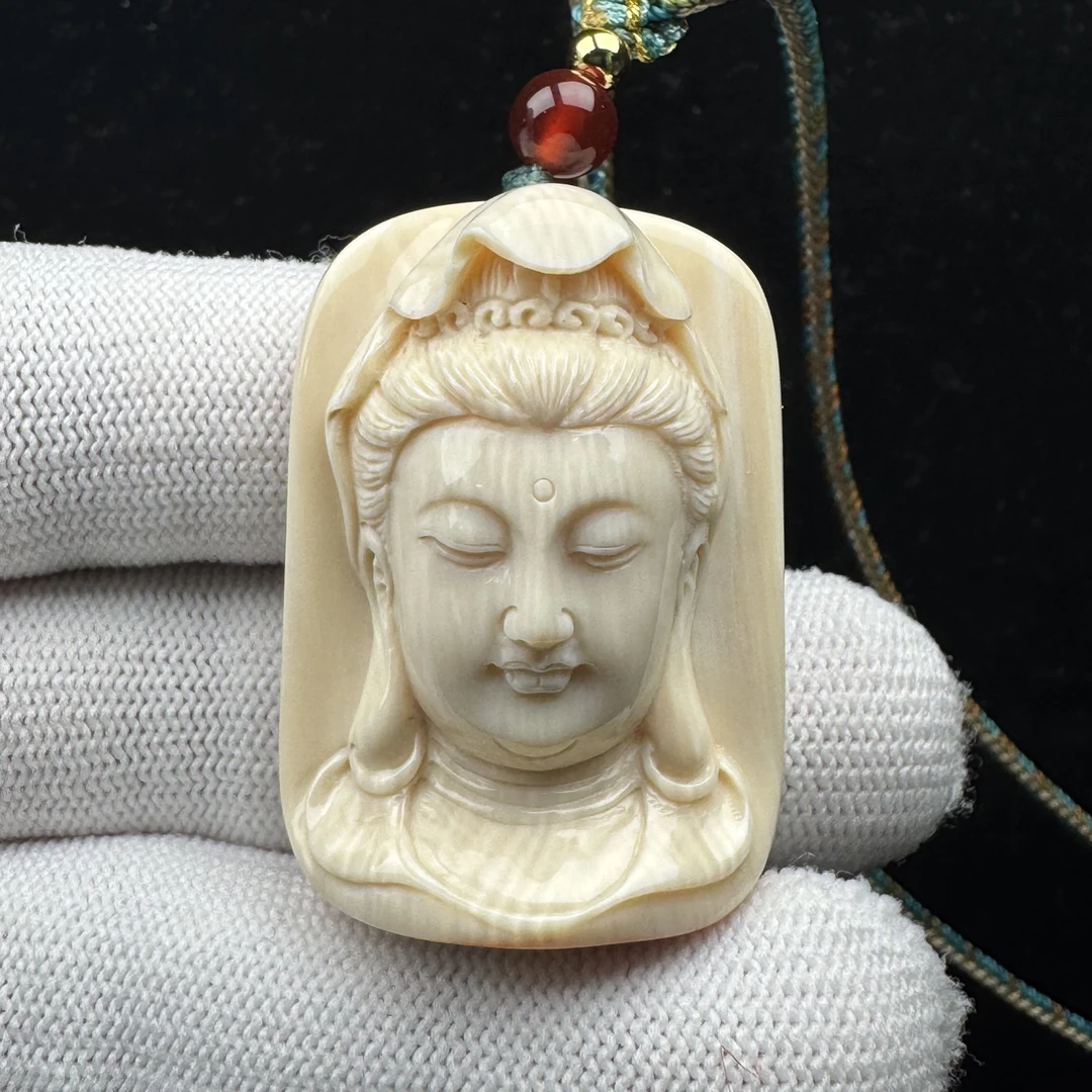 H4454京派青松老师天然猛犸牙 观音头雕刻牌27.6x38x16mm