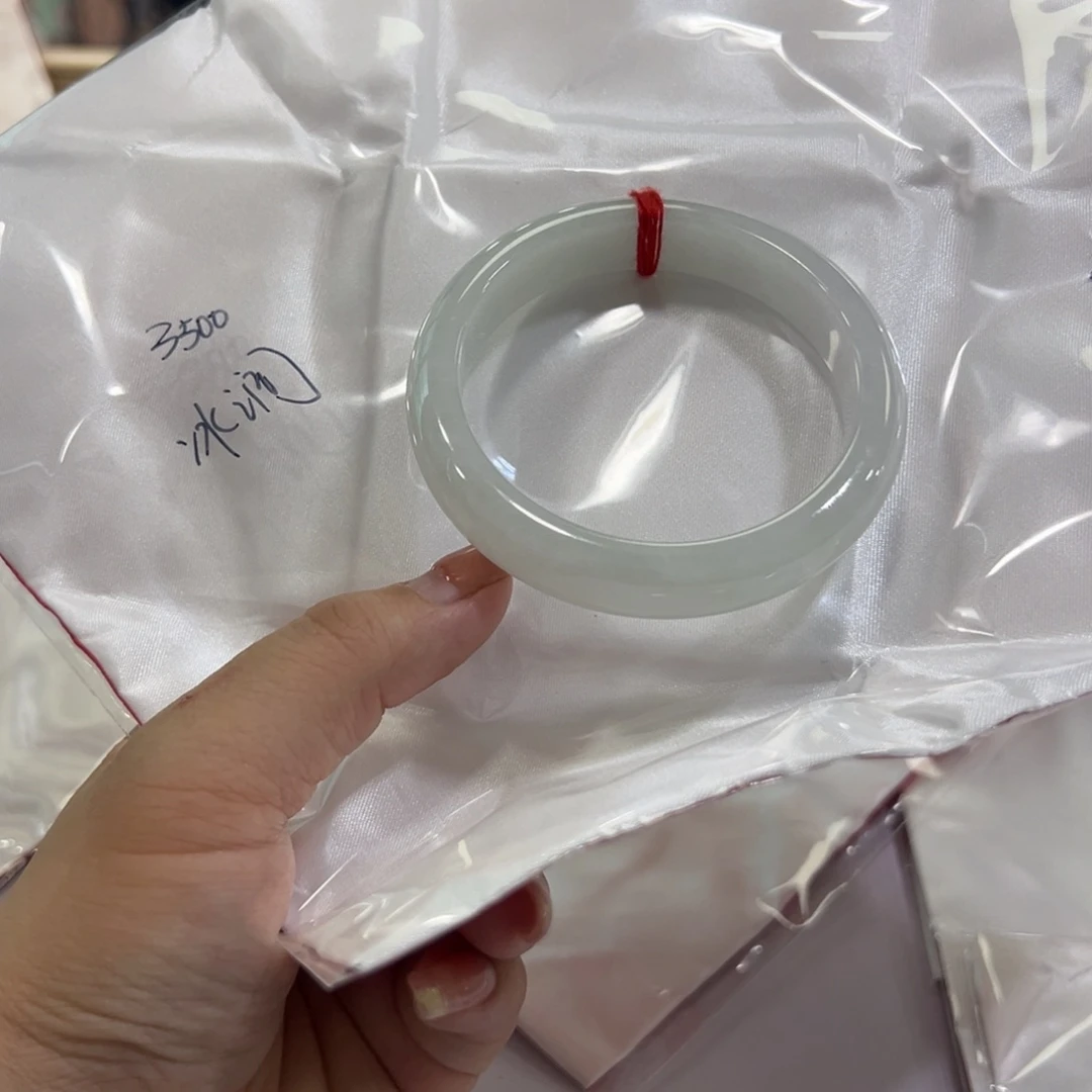 *****翡翠手镯未镶嵌手镯