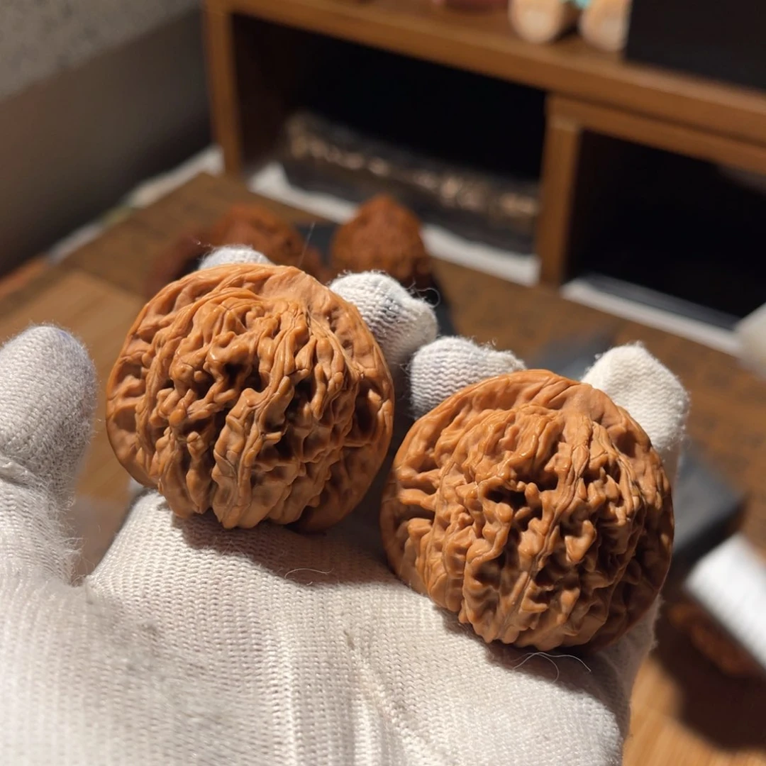 文玩核桃把件明****油43四座楼全品，不退不换，尖有磕碰