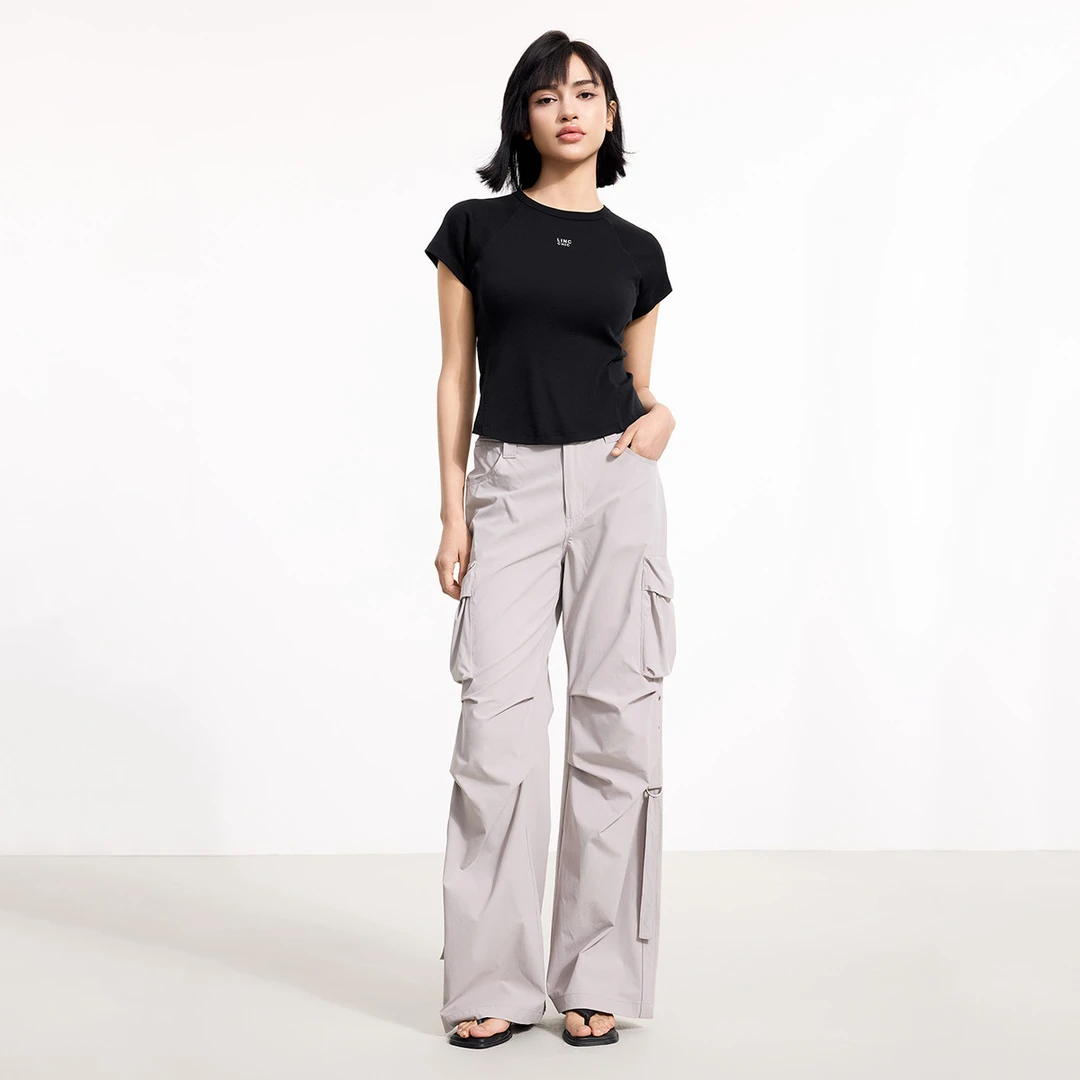 2025年春季新款宽松直筒工装感长裤女