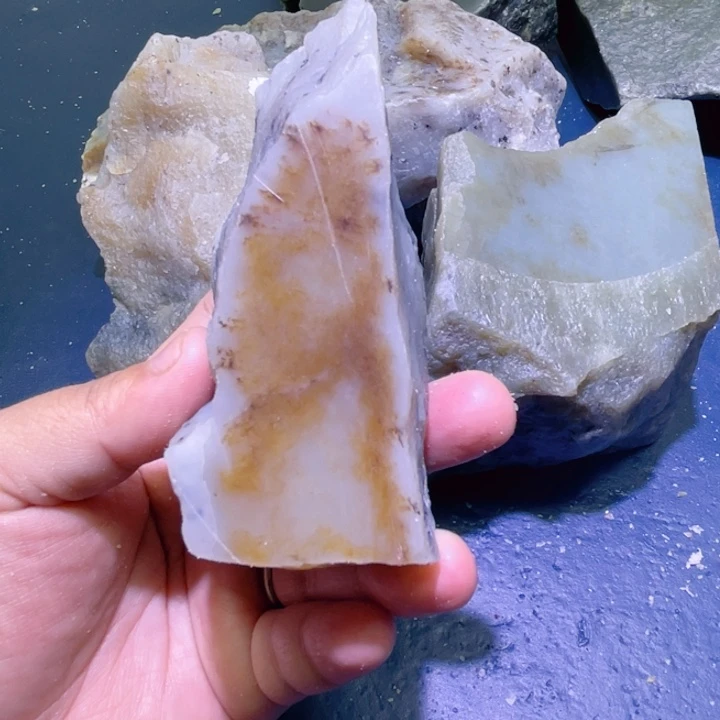 和田玉未镶嵌珠宝半成品