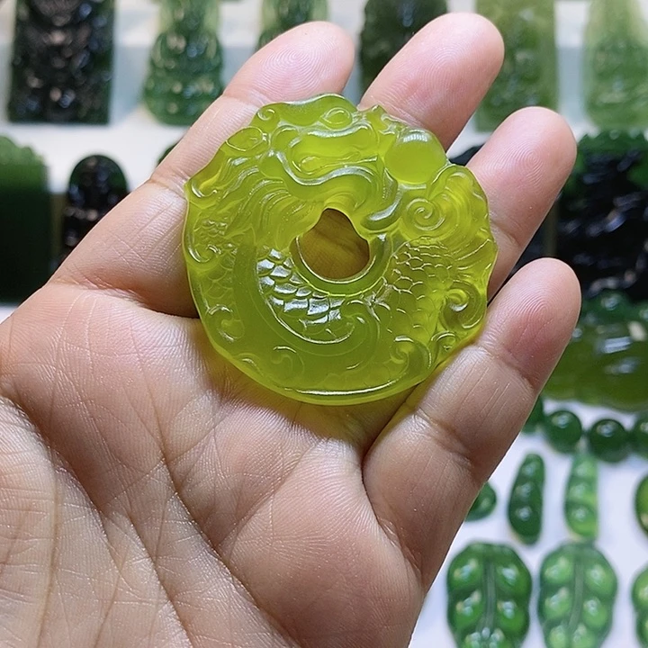 蛇纹石玉颈饰未镶嵌嗑*