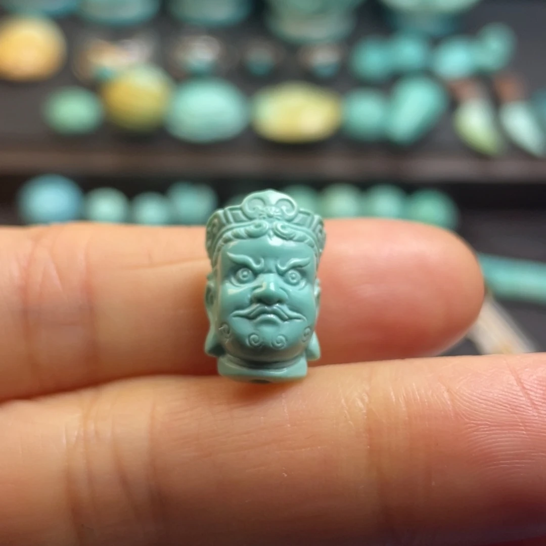 绿松石未镶嵌颈饰