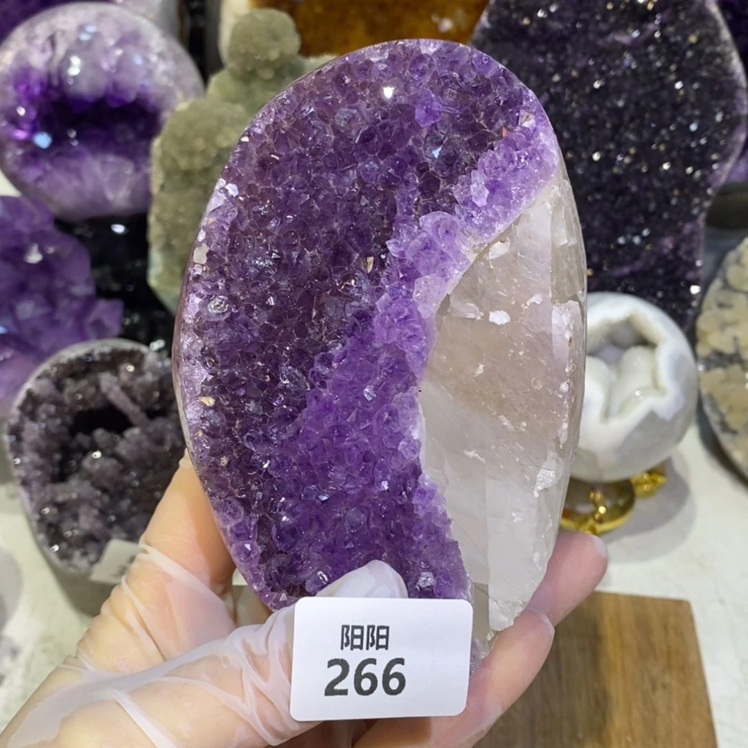 未镶嵌水晶大型摆件（非配饰）方解石