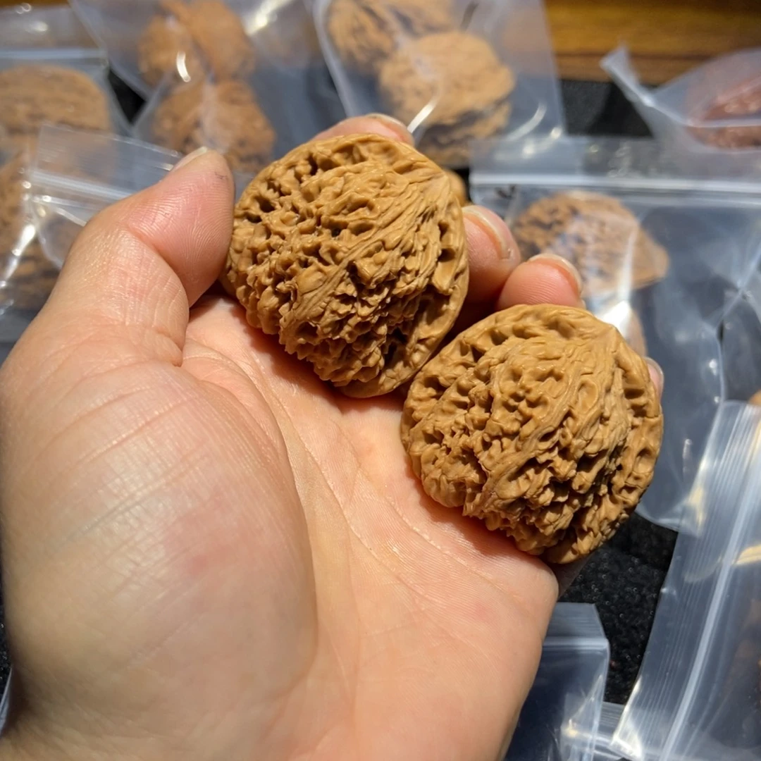 文玩核桃吊坠丑南疆石64