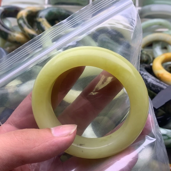 江***液未镶嵌蛇纹石玉手镯