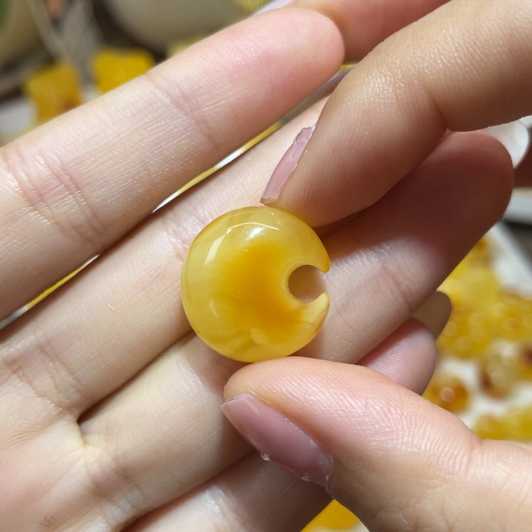 琥珀未镶嵌裸石月亮