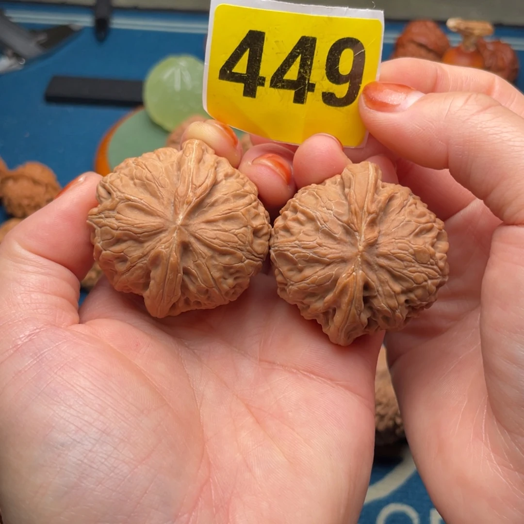 文玩核桃吊坠42.5矮壮肉包宫灯449号