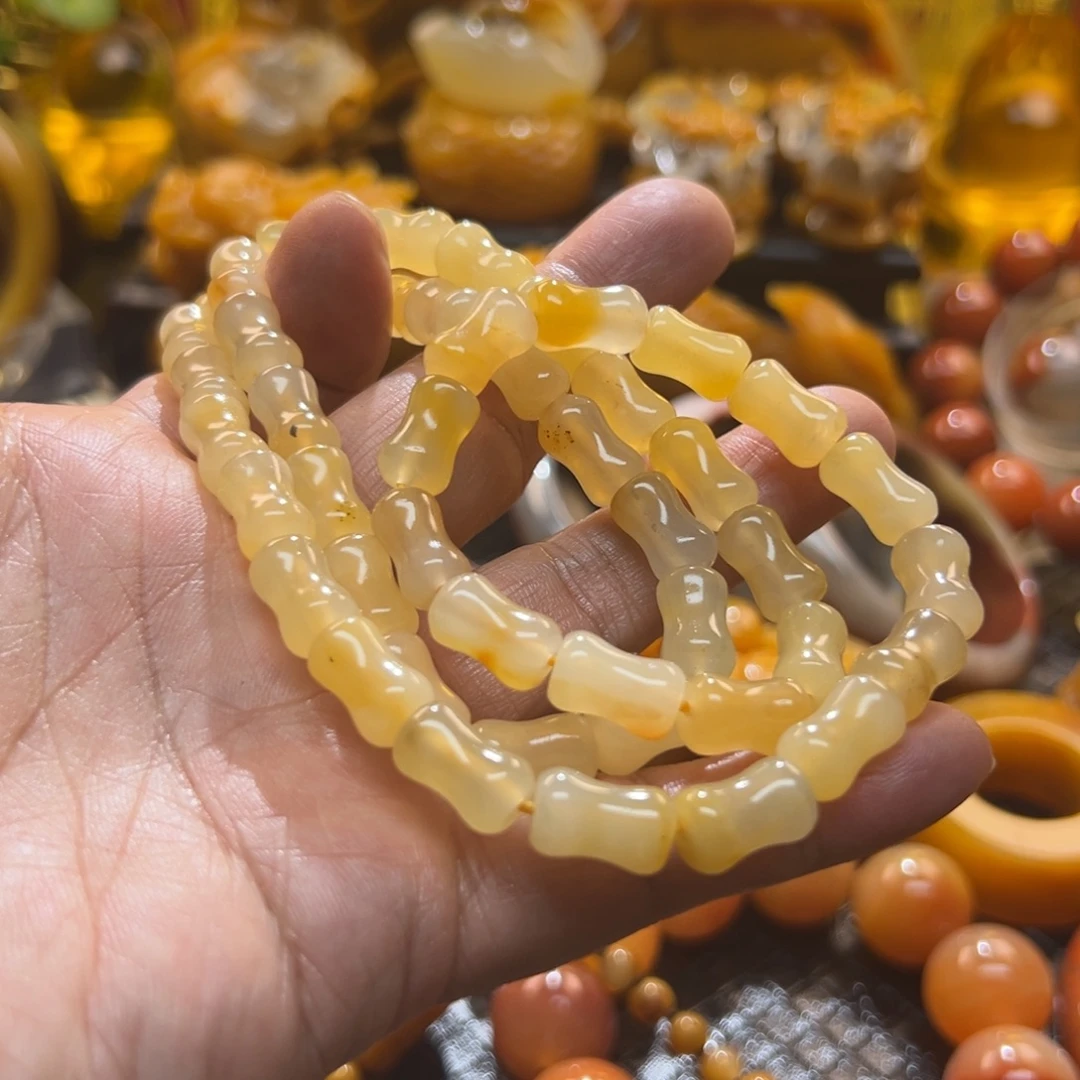 石英质玉未镶嵌颈饰