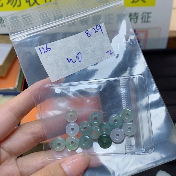 杜***顺未镶嵌定制翡翠不退