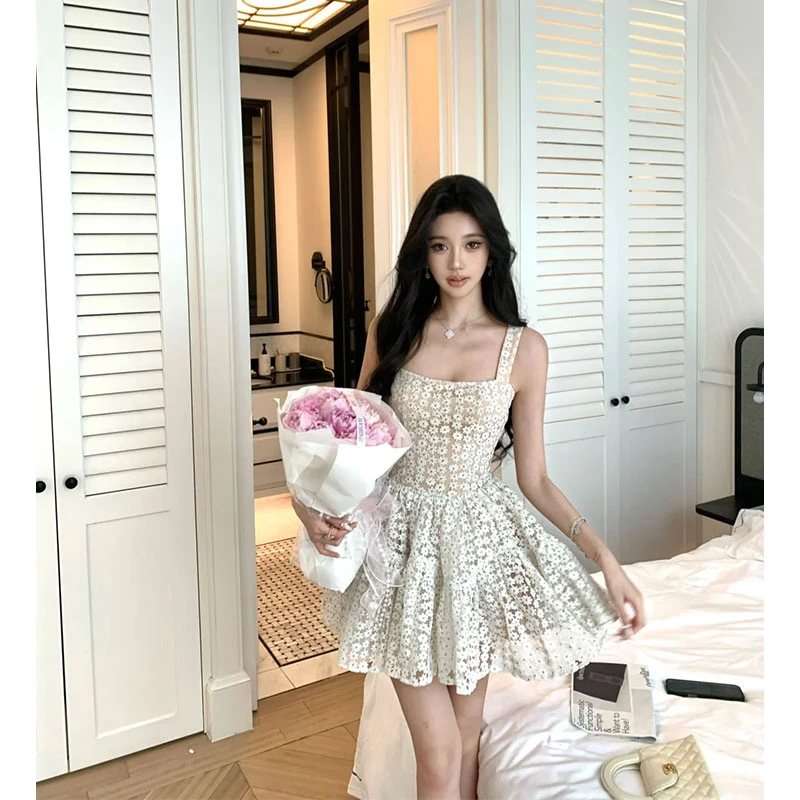 韩版气质温柔ins重工蕾丝连衣裙女夏季新款甜美减龄收腰显瘦裙子