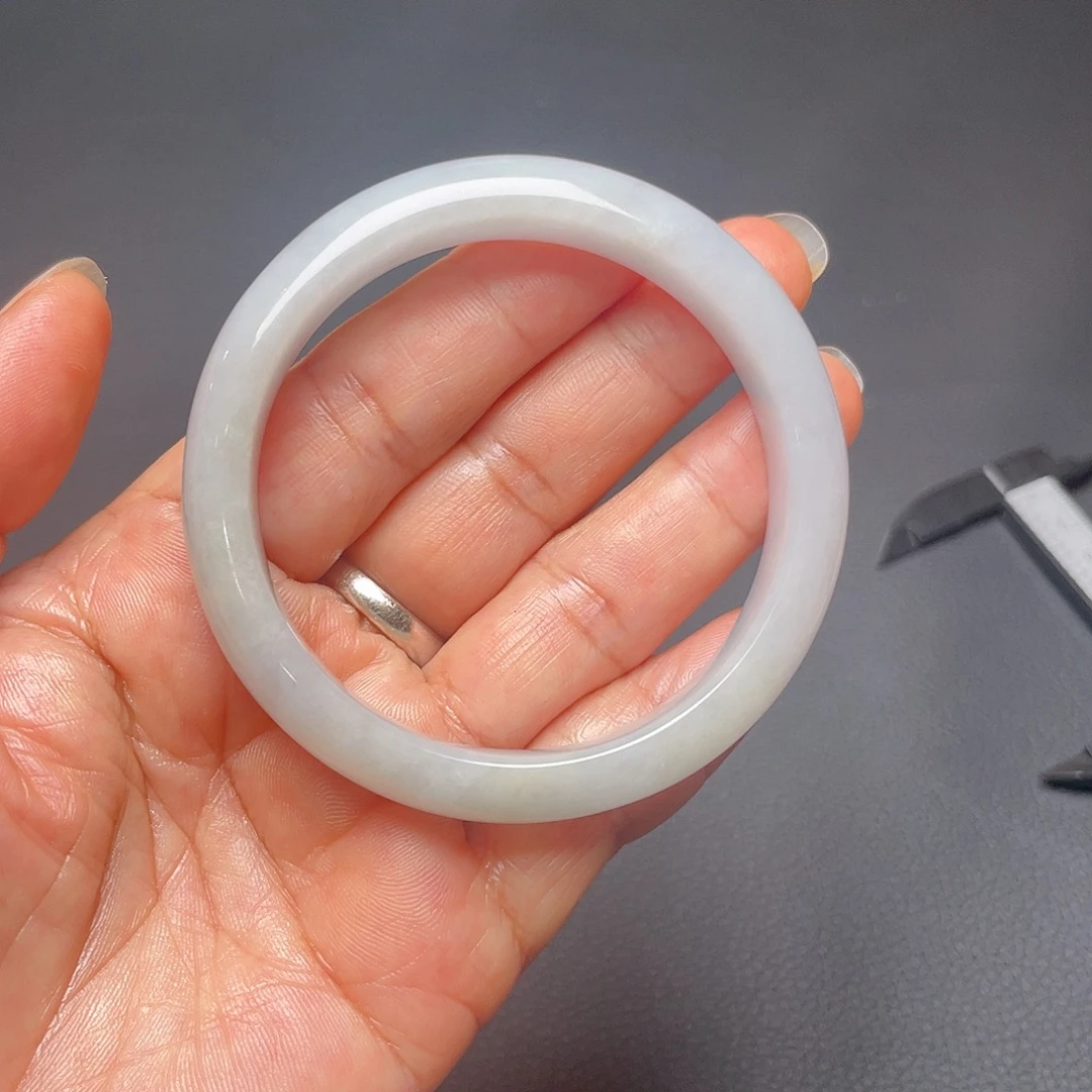 翡翠未镶嵌手镯白色月光手镯