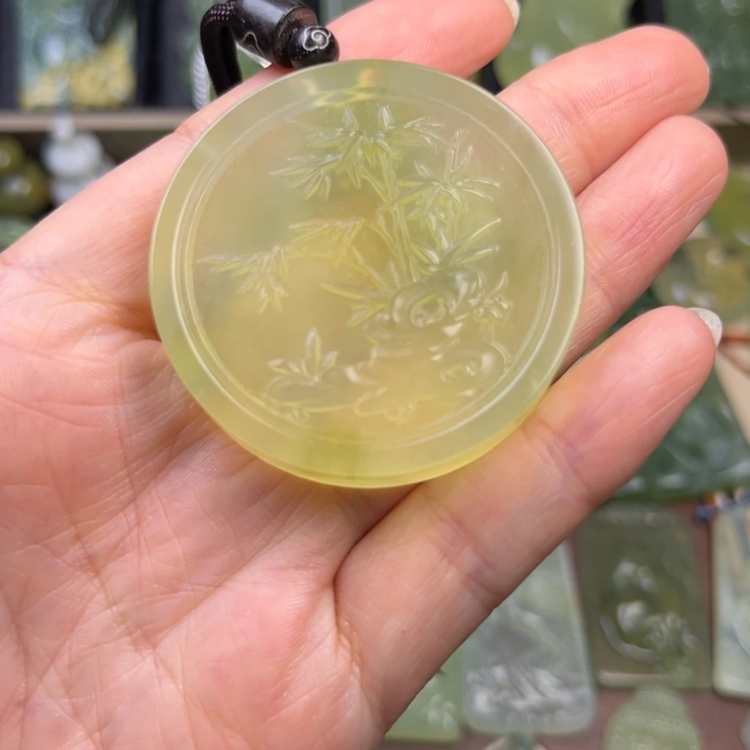 蛇纹石玉未镶嵌吊坠(赠链)