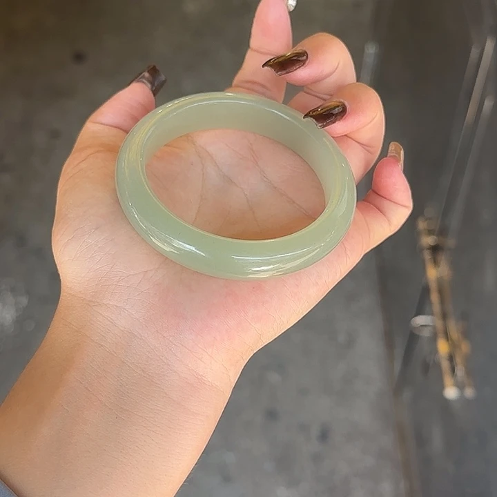 东陵石手镯未镶嵌