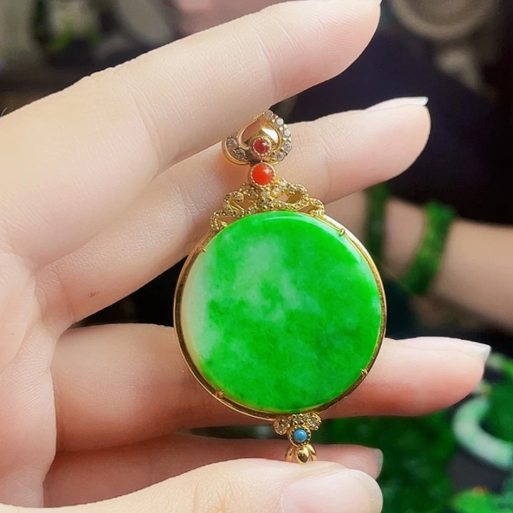 颈饰银S925镶嵌翡翠多样性