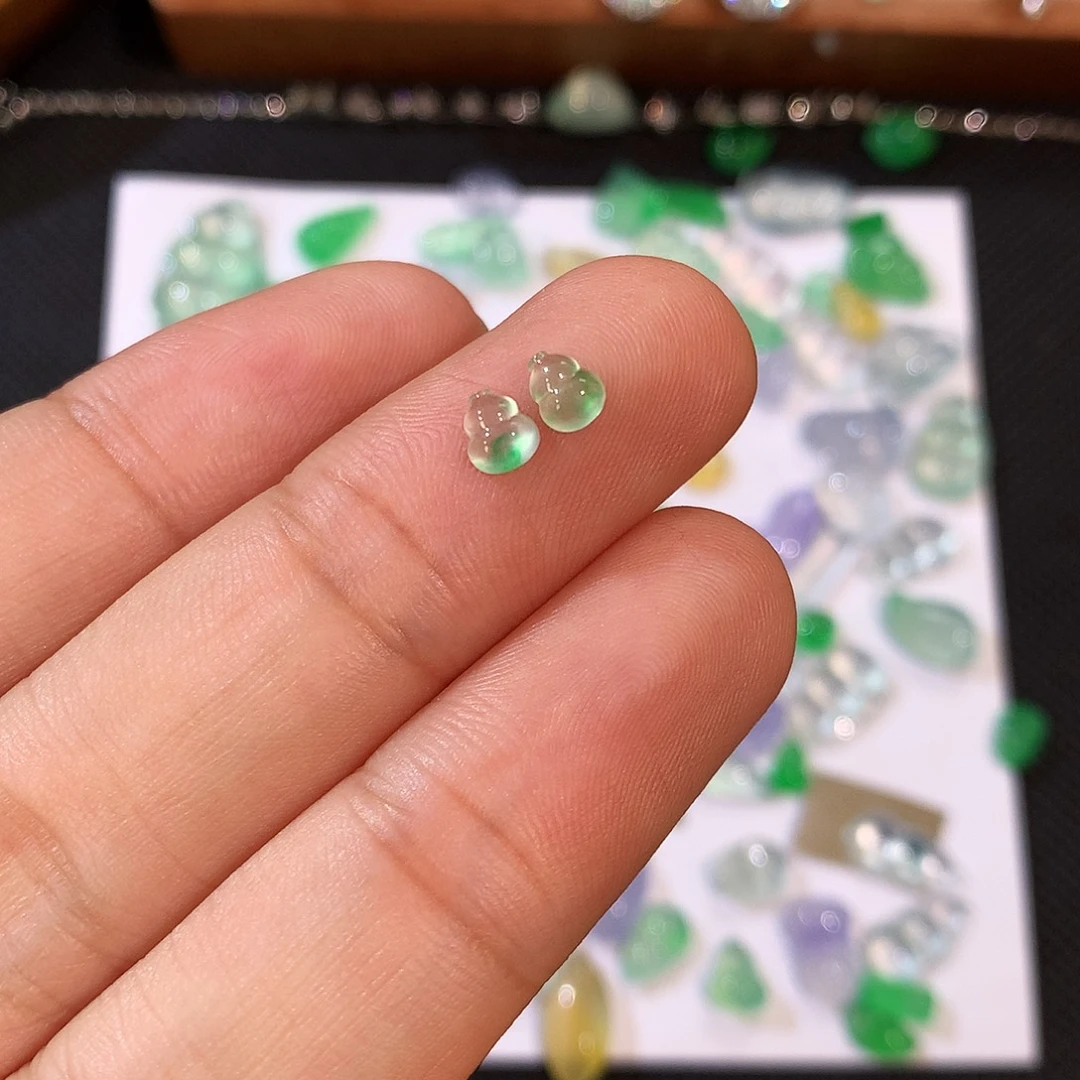 翡翠裸石冰飘绿葫芦