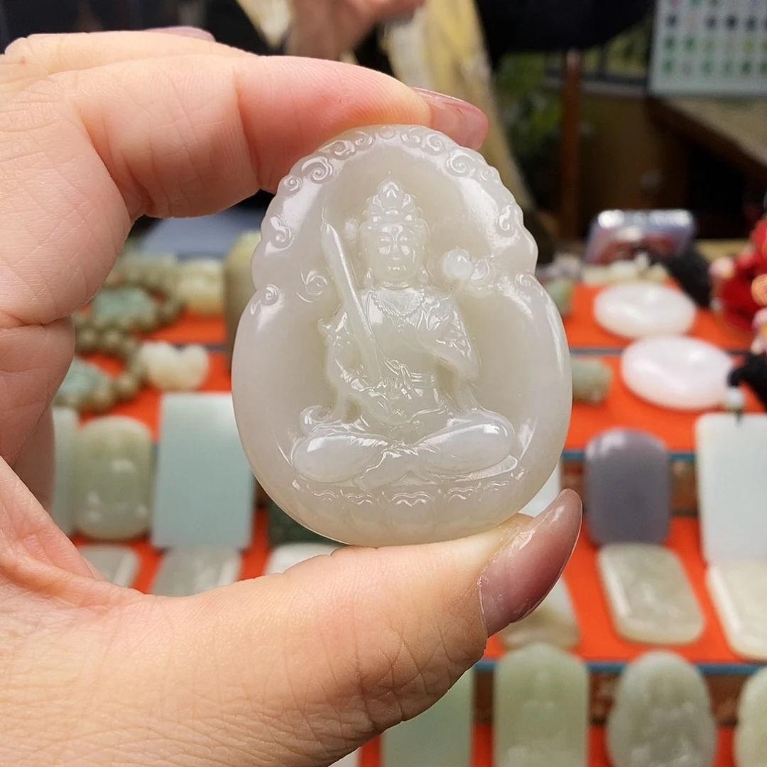 颈饰未镶嵌和田玉曾**少