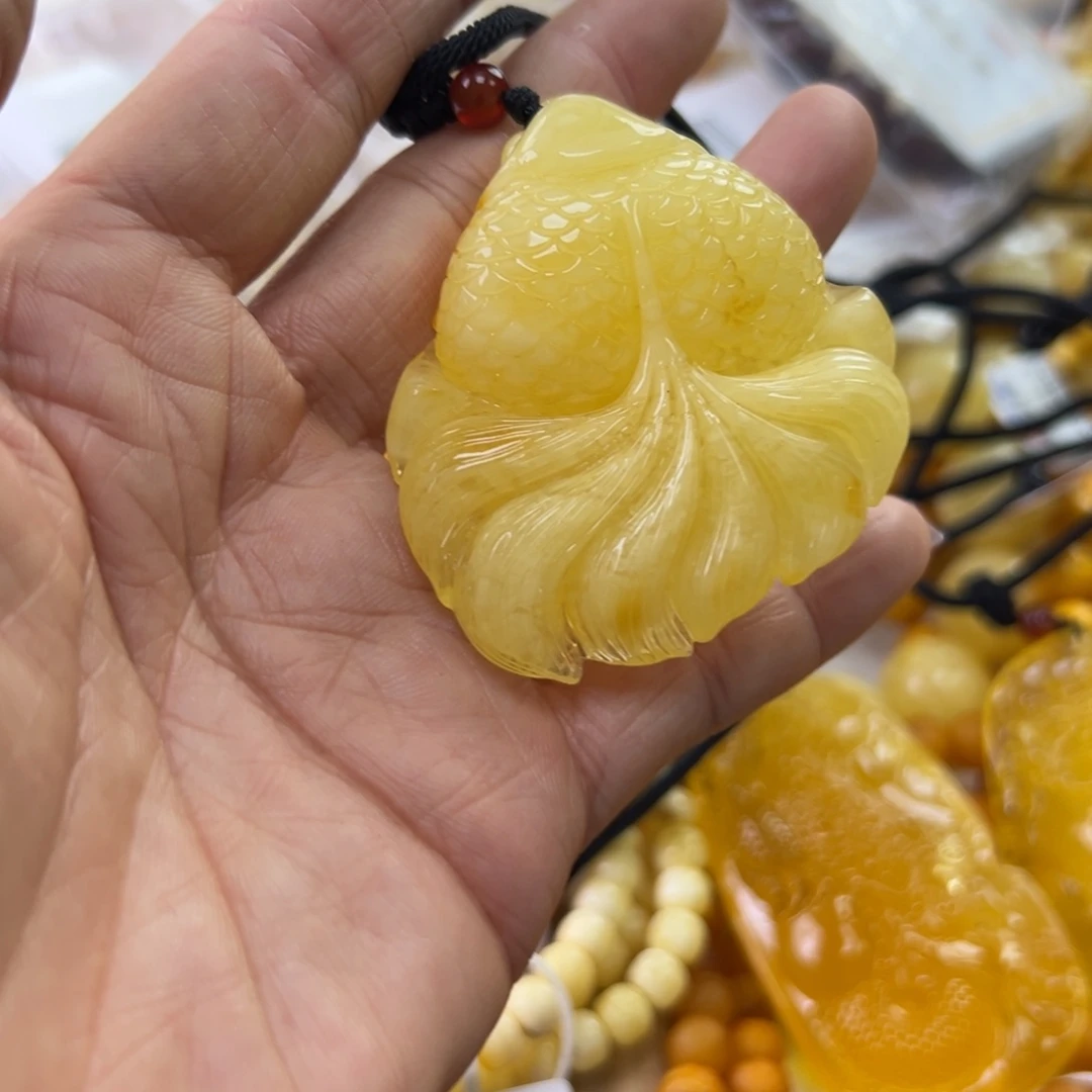 琥珀珠宝奇石未镶嵌