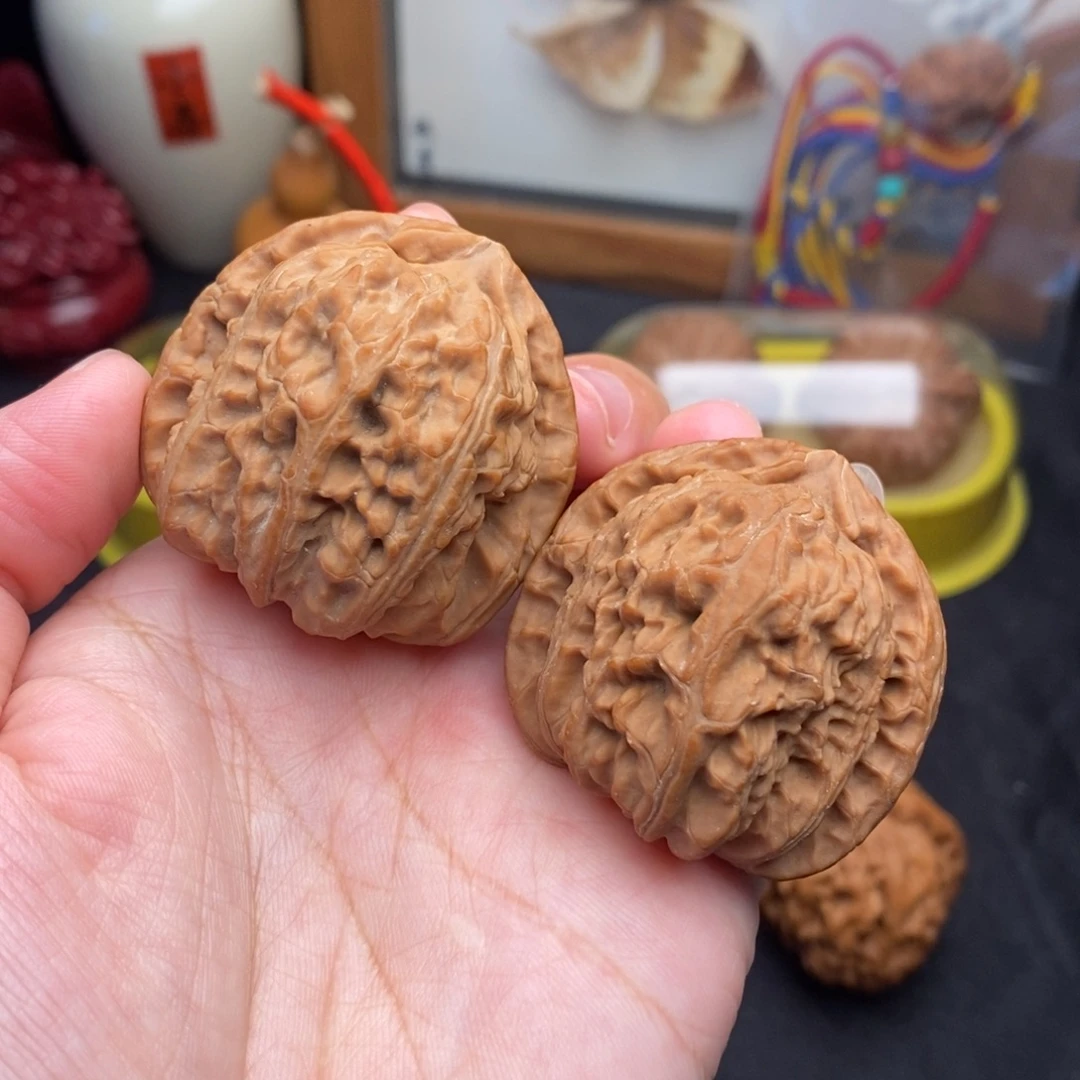 文玩核桃把件40白狮子