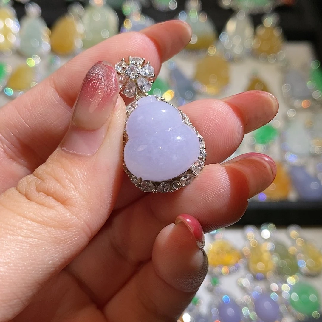 翡翠银S925镶嵌颈饰?*籽天然翡翠