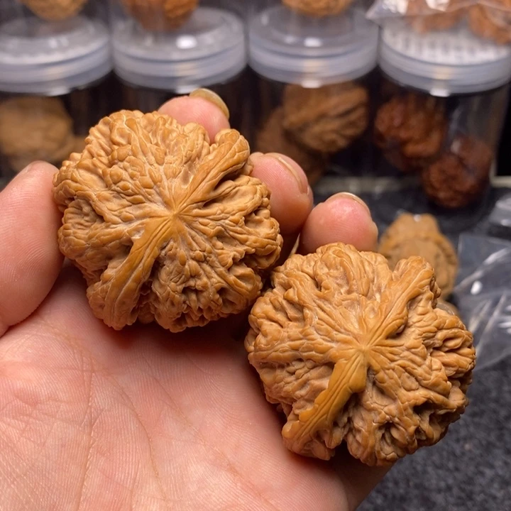 吊坠文玩核桃73克大粗筋