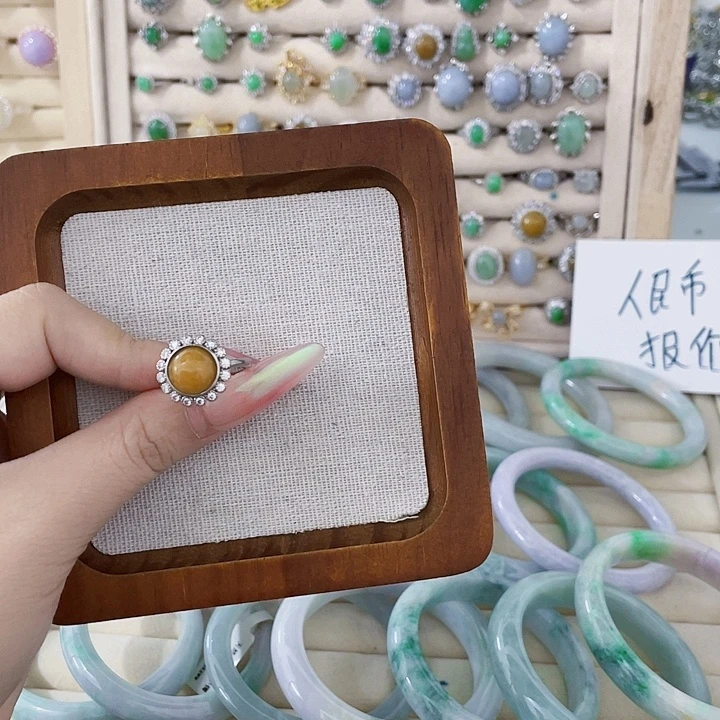 翡翠未镶嵌颈饰天然翡翠Ａ货