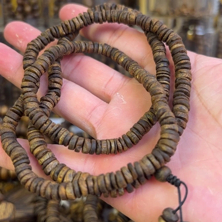 沉香手串一**间乌身圆叶手串19+