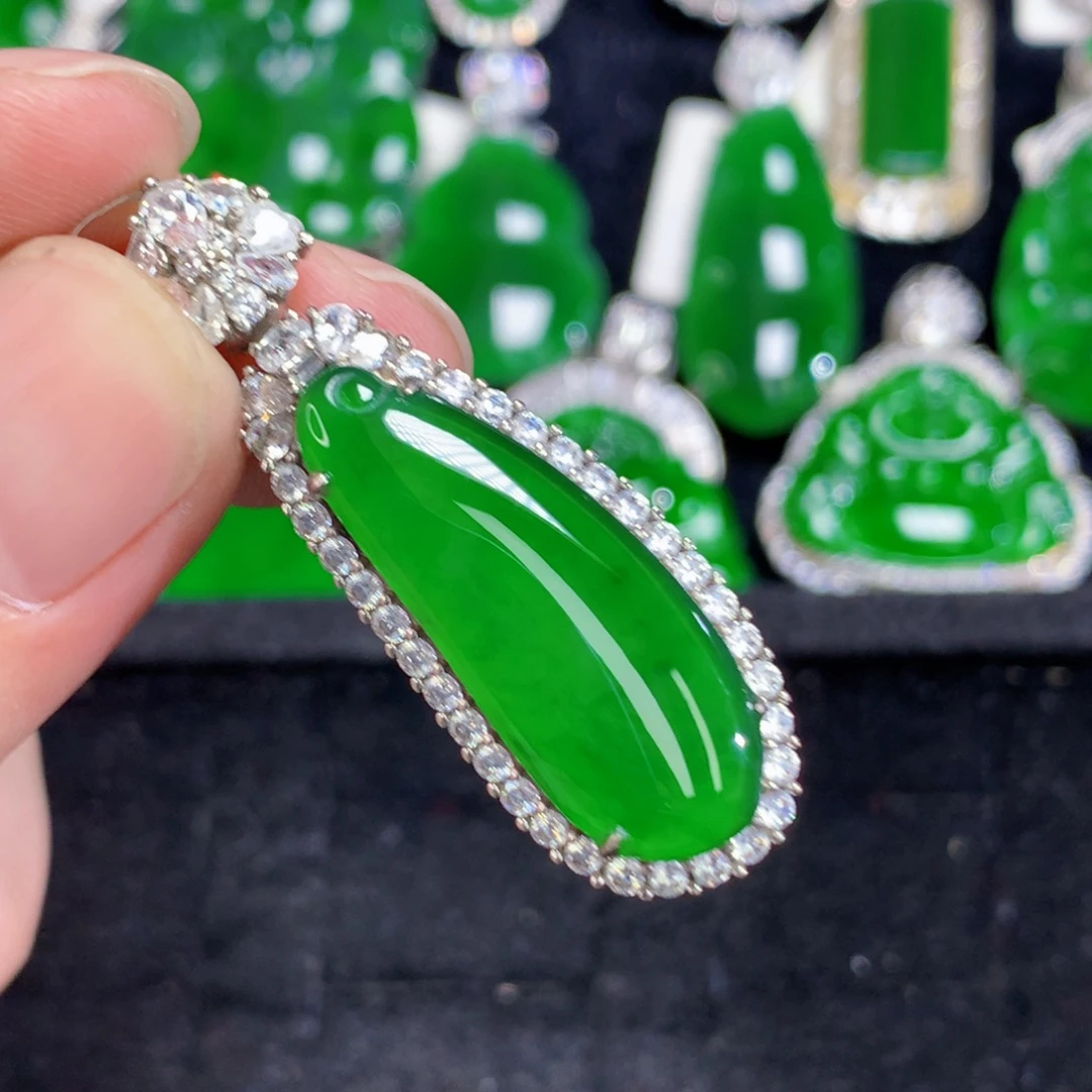 翡翠未镶嵌颈饰翡翠