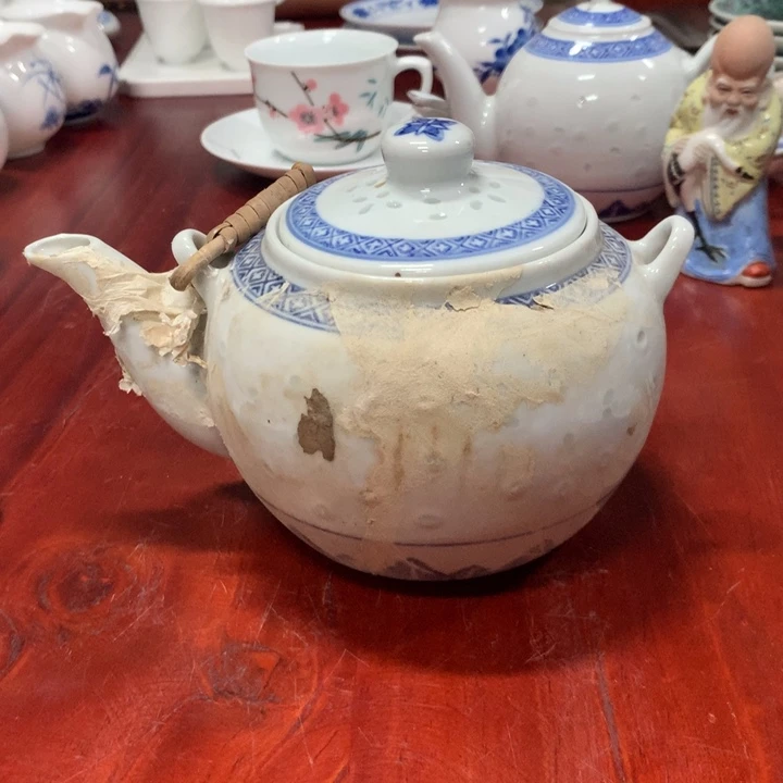 景德镇陶瓷青花玲珑茶壶