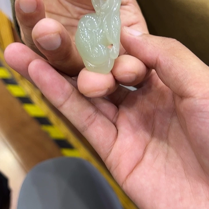颈饰未镶嵌和田玉（糖玉）